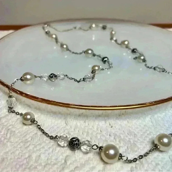 Vintage LBVYR Yves Rocher | Pearls, Roses, and Crystal Silver Tone Long Necklace - Picture 2 of 4